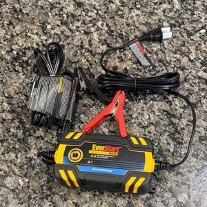 EverStart 4A Waterproof Battery Charger - Black/Yellow/Red NWOT